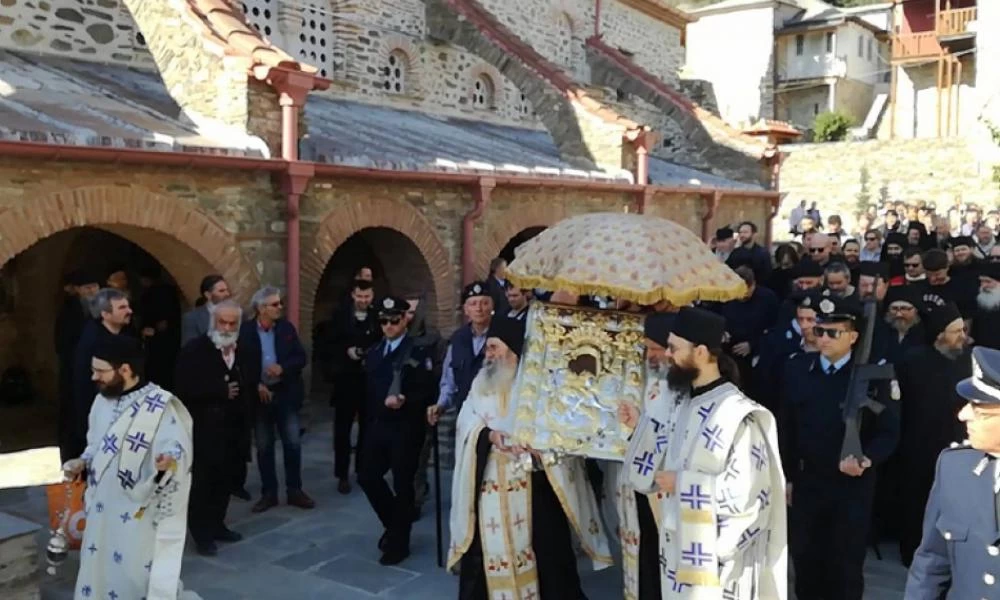 Άγιος Όρος: Χιλιάδες προσευχές στην Παναγία και τον Άγιο Χαράλαμπο